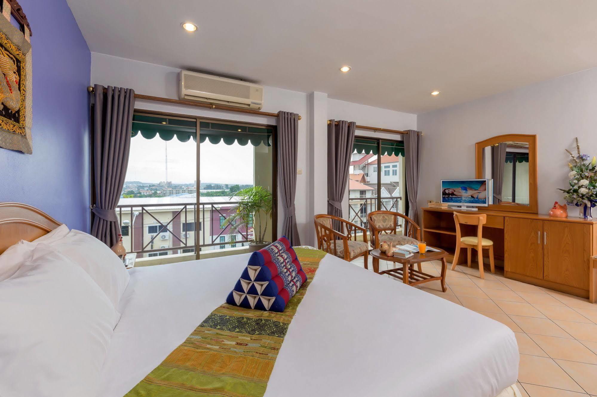 Seven Oaks Inn Jomtien pláž Exteriér fotografie