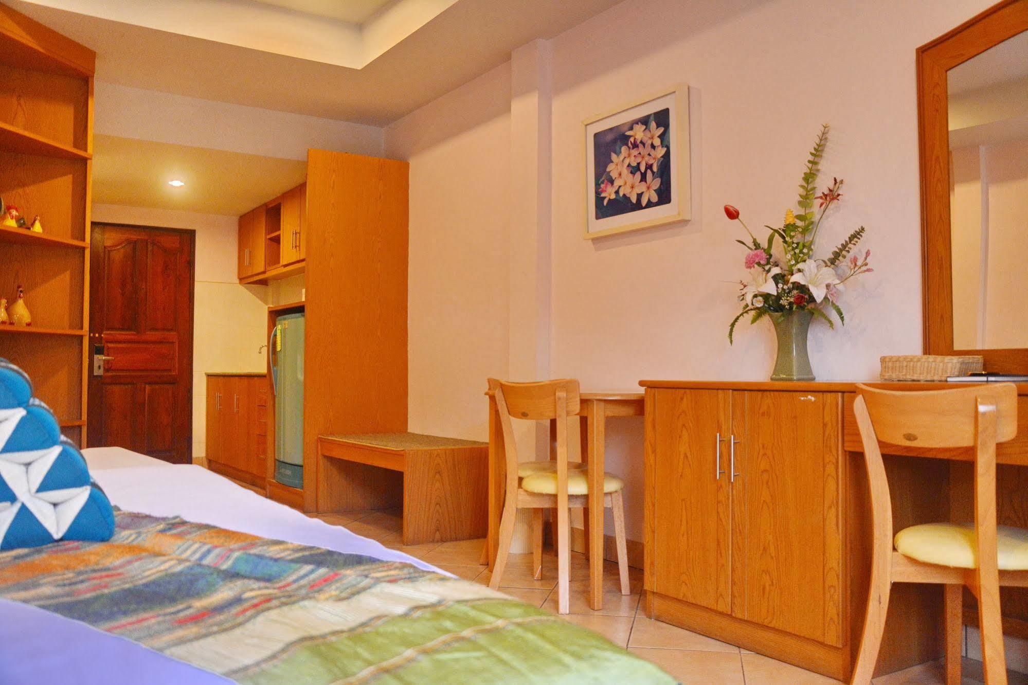 Seven Oaks Inn Jomtien pláž Exteriér fotografie